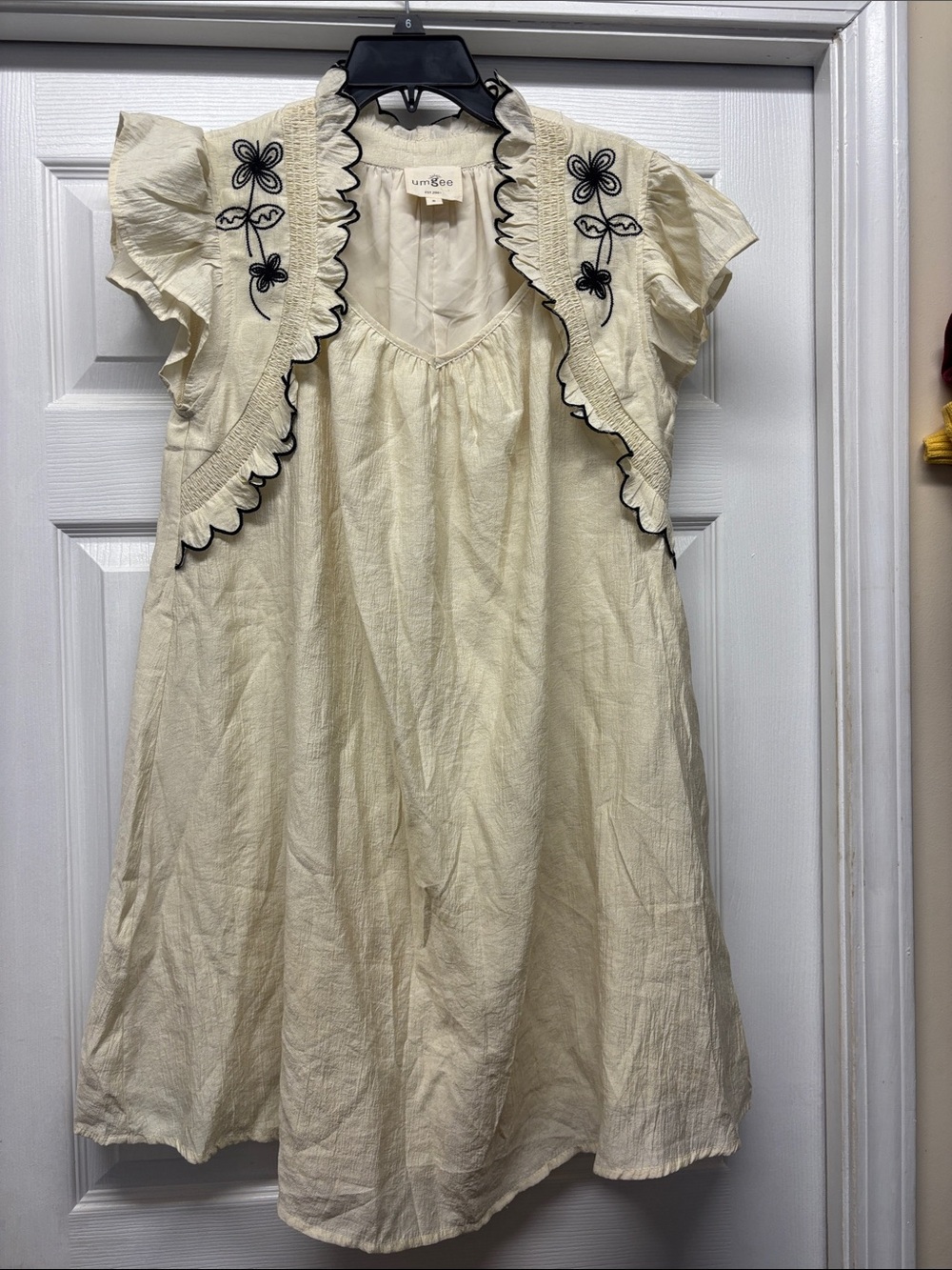 Umgee Cream Dress with Black Floral Trim Scalloped Neckline Ruffle Sleeve Small